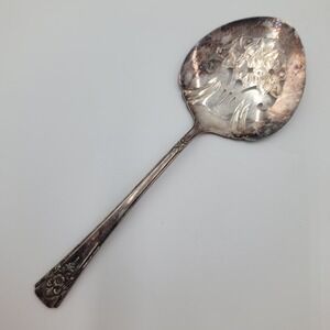 Wm Rogers Silverplate Tomato Server 1937 Gardenia Pattern Pierced Floral 7.75"